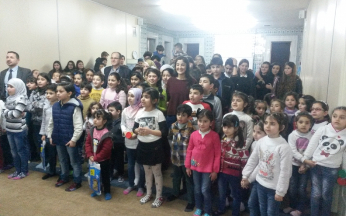 طلاب أتراك يزورون مدارس سورية