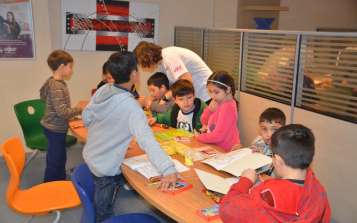 أطفالنا يزورون مدارس تركية